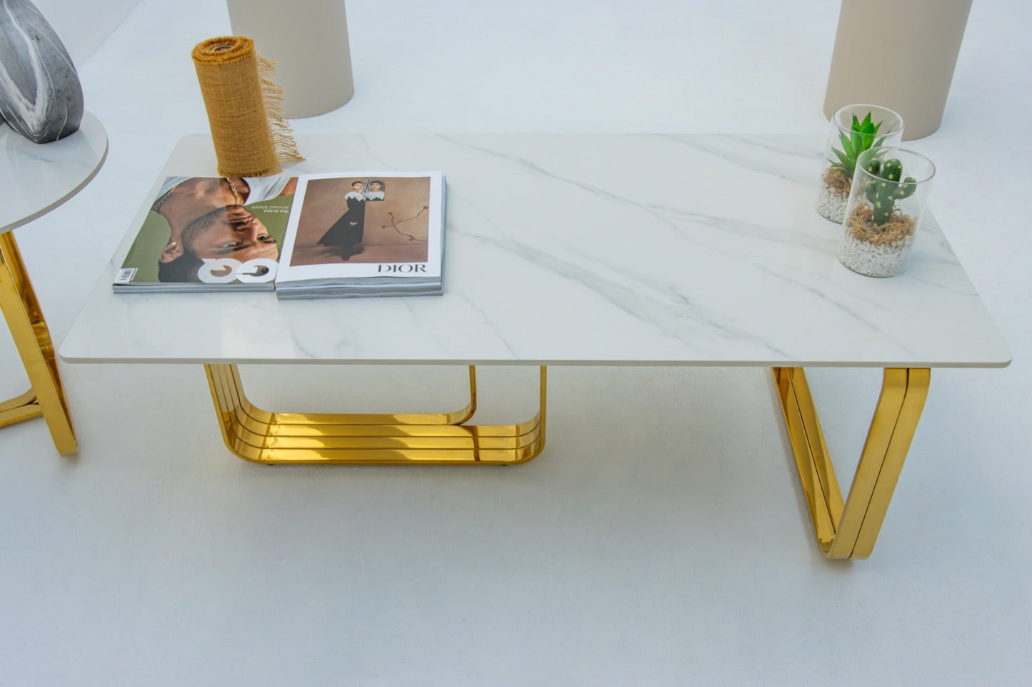 Minimalist style coffee table set